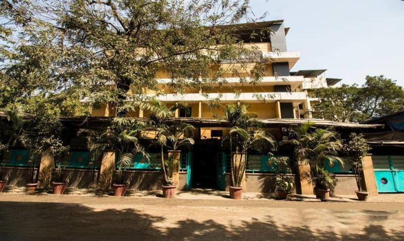 Treebo Trend Golden Nest Hotel Thane Bagian luar foto