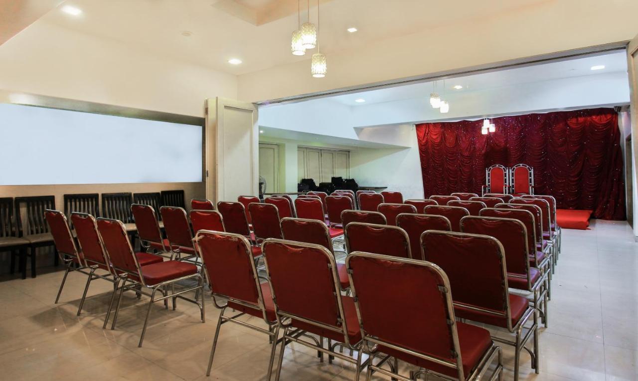 Treebo Trend Golden Nest Hotel Thane Bagian luar foto