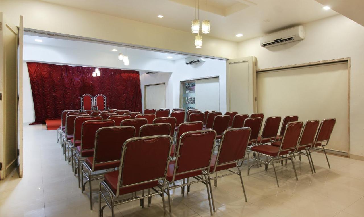 Treebo Trend Golden Nest Hotel Thane Bagian luar foto