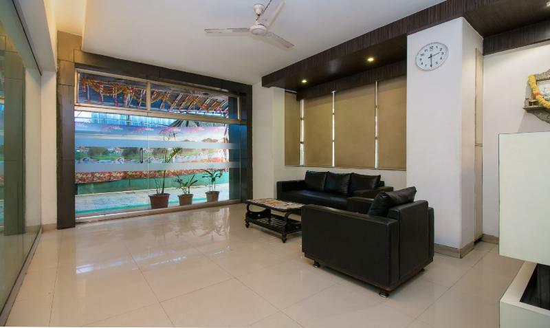 Treebo Trend Golden Nest Hotel Thane Bagian luar foto